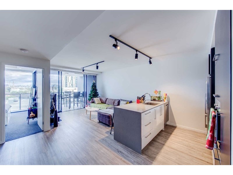 2063/9 Edmondstone Street, South Brisbane QLD 4101