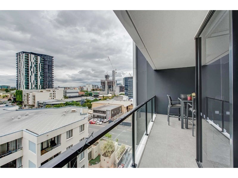 2063/9 Edmondstone Street, South Brisbane QLD 4101