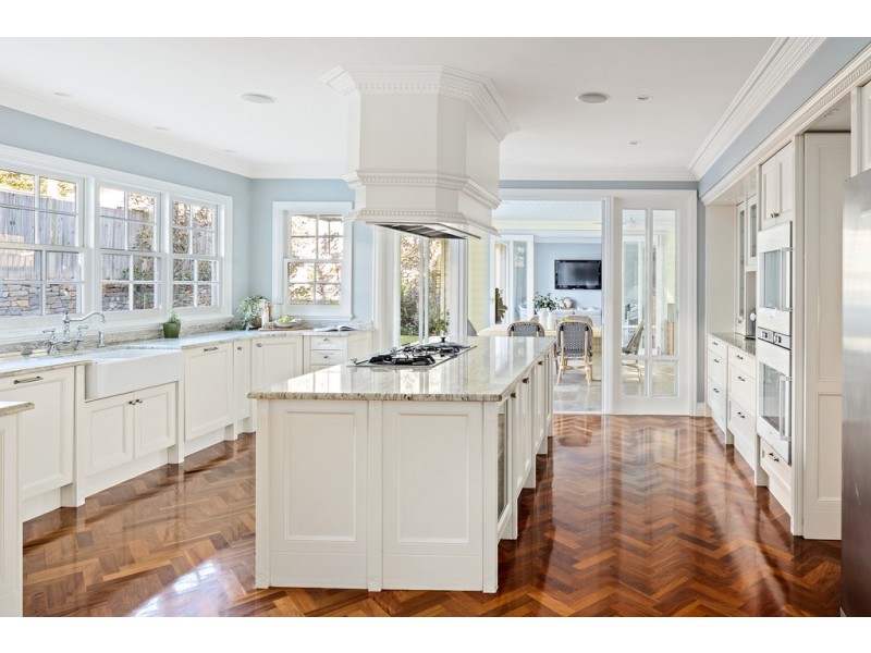 89 Newman Avenue, Camp Hill QLD 4152