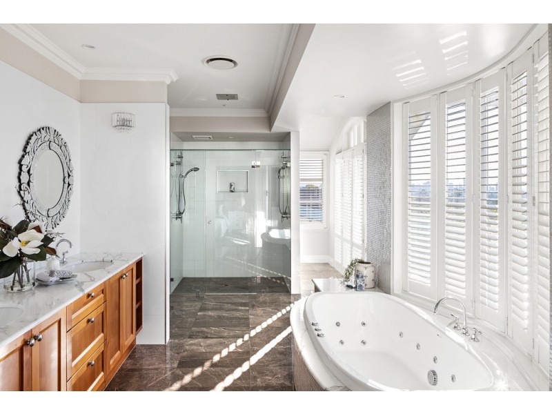 89 Newman Avenue, Camp Hill QLD 4152