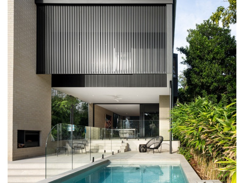 16 Walker Avenue, Teneriffe QLD 4005