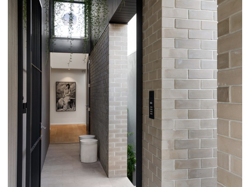 16 Walker Avenue, Teneriffe QLD 4005