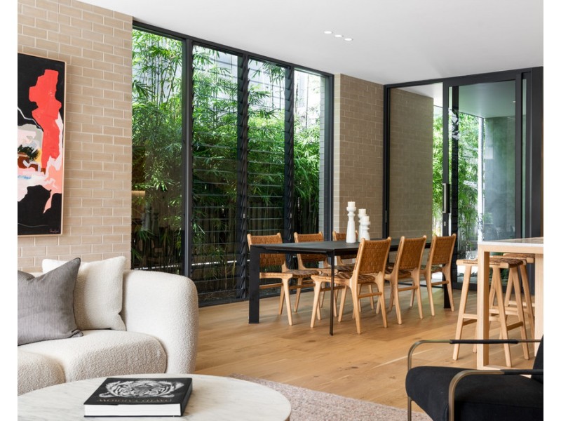 16 Walker Avenue, Teneriffe QLD 4005