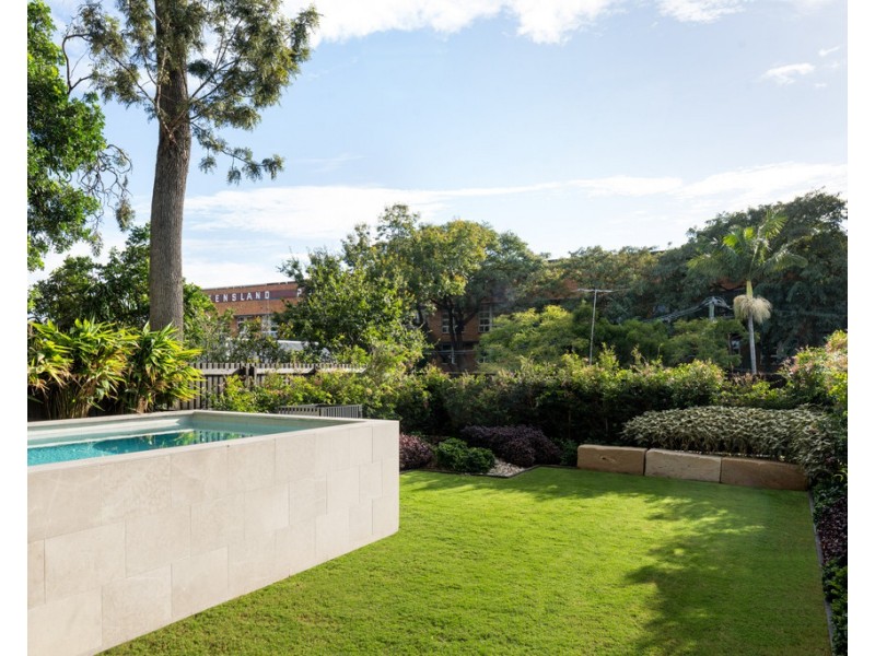 16 Walker Avenue, Teneriffe QLD 4005