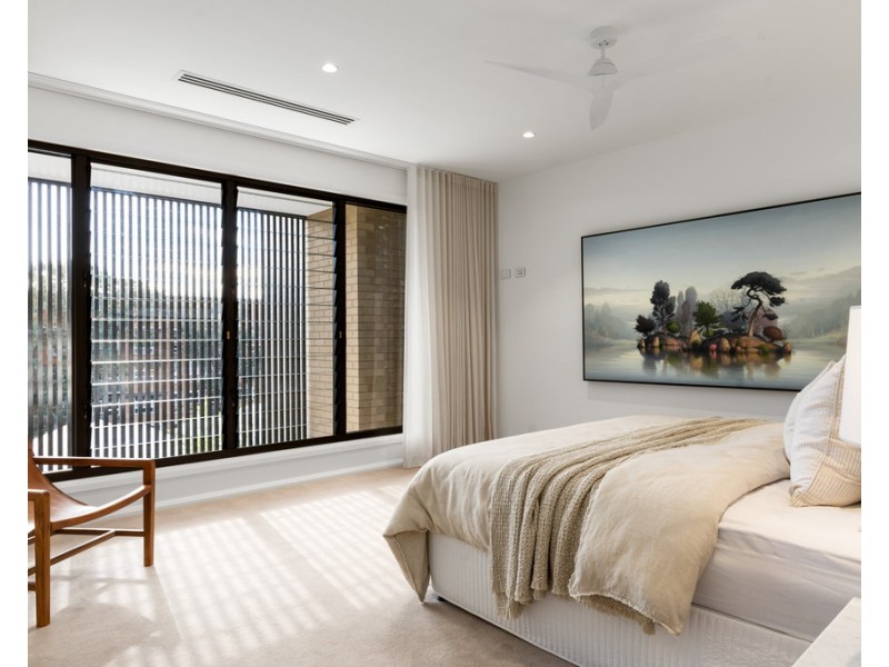 16 Walker Avenue, Teneriffe QLD 4005