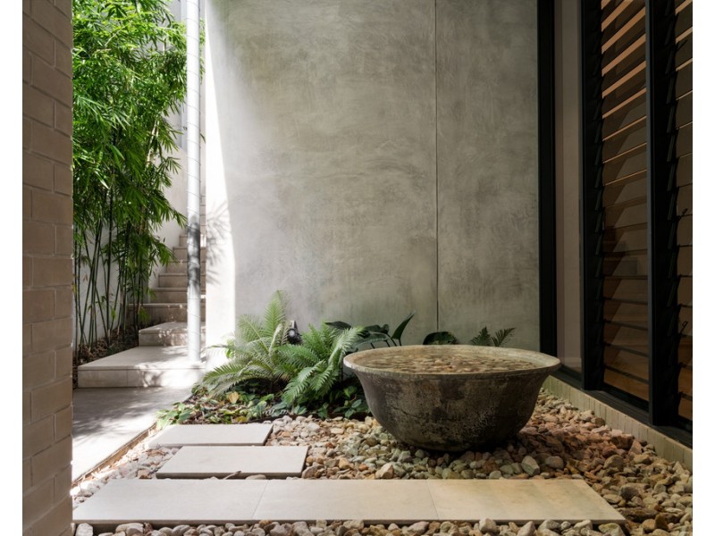 16 Walker Avenue, Teneriffe QLD 4005