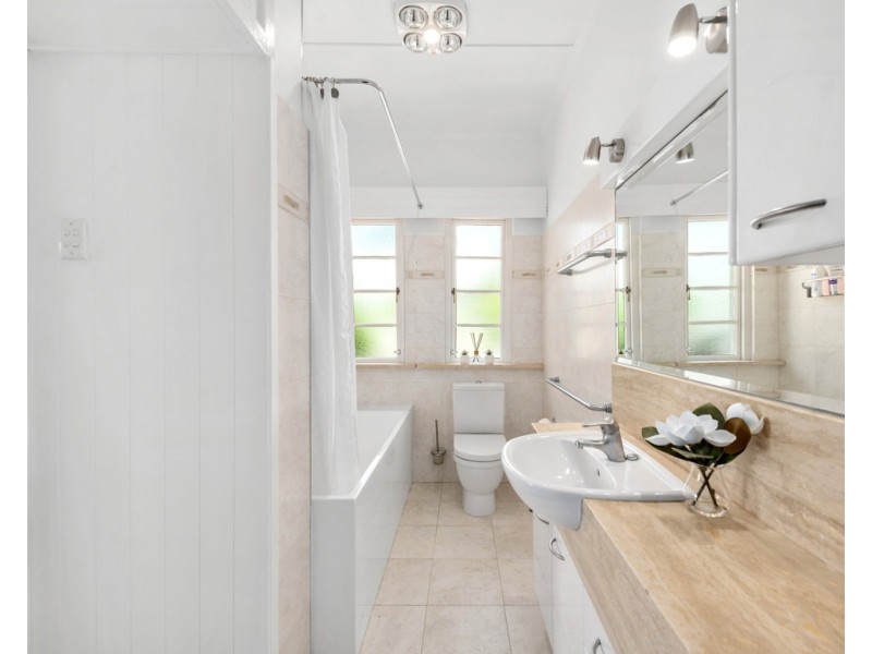 79A Hebe Street, Bardon QLD 4065