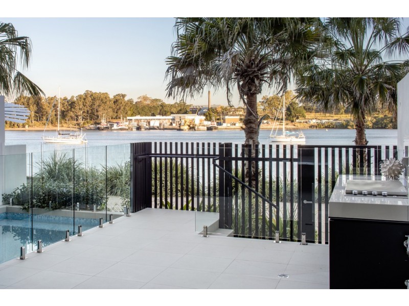 82 Parkside Circuit, Hamilton QLD 4007