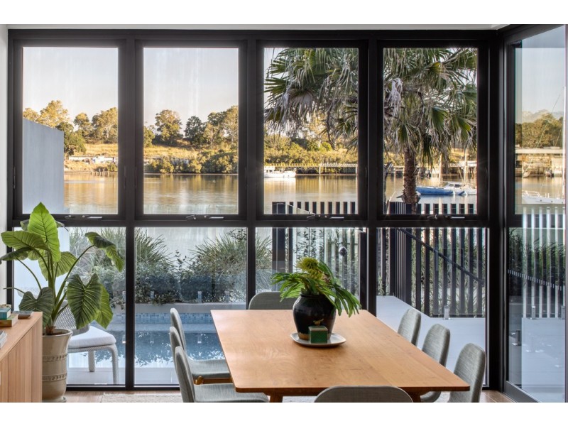 82 Parkside Circuit, Hamilton QLD 4007