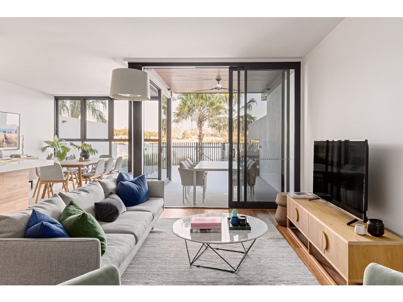 82 Parkside Circuit, Hamilton QLD 4007