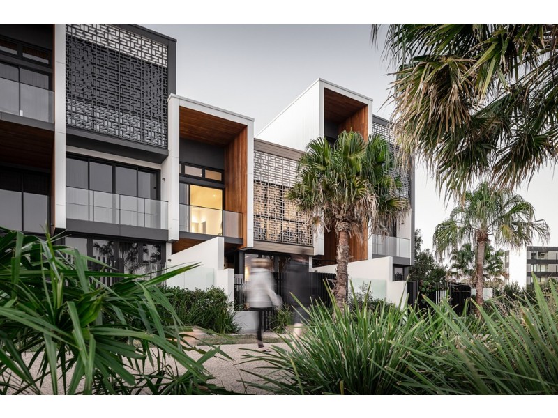 82 Parkside Circuit, Hamilton QLD 4007