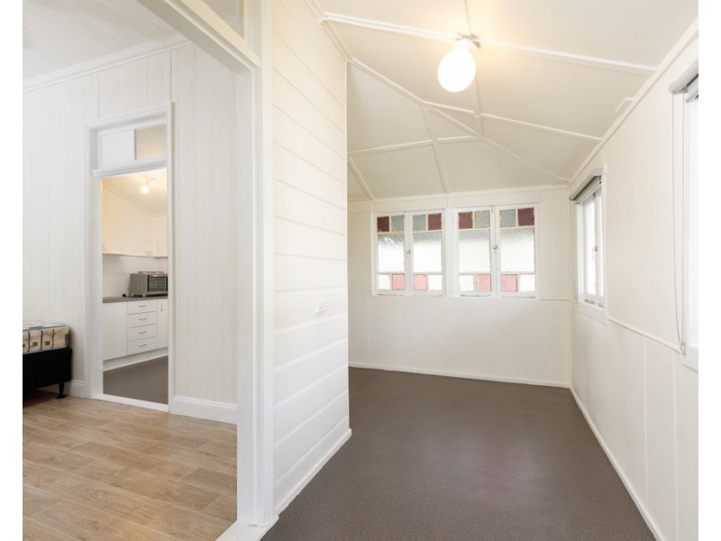 54 Broadway Street, Woolloongabba QLD 4102