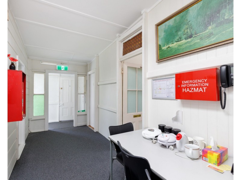 54 Broadway Street, Woolloongabba QLD 4102