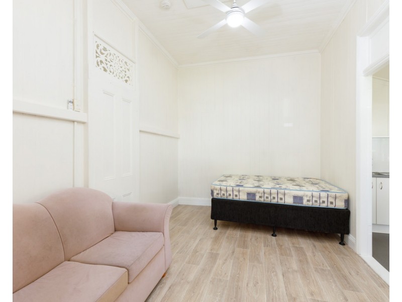 54 Broadway Street, Woolloongabba QLD 4102