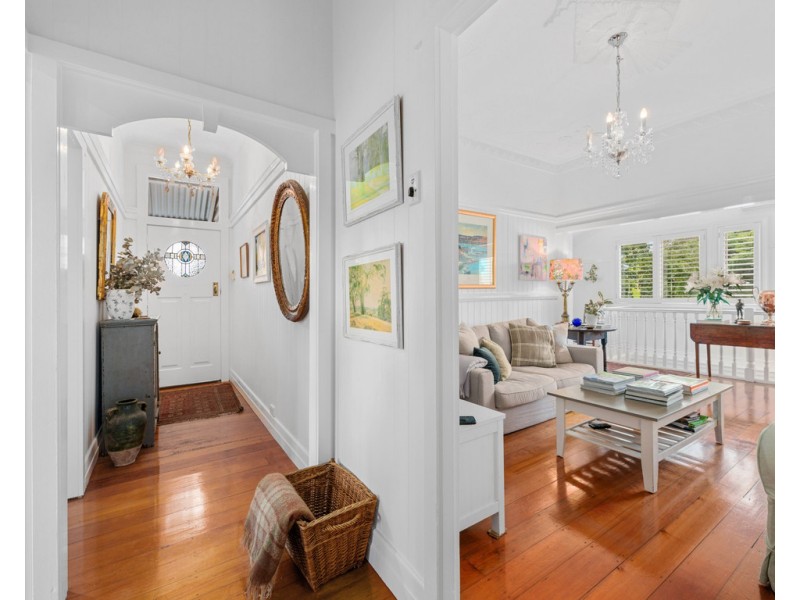 68 Hillsdon Road, Taringa QLD 4068