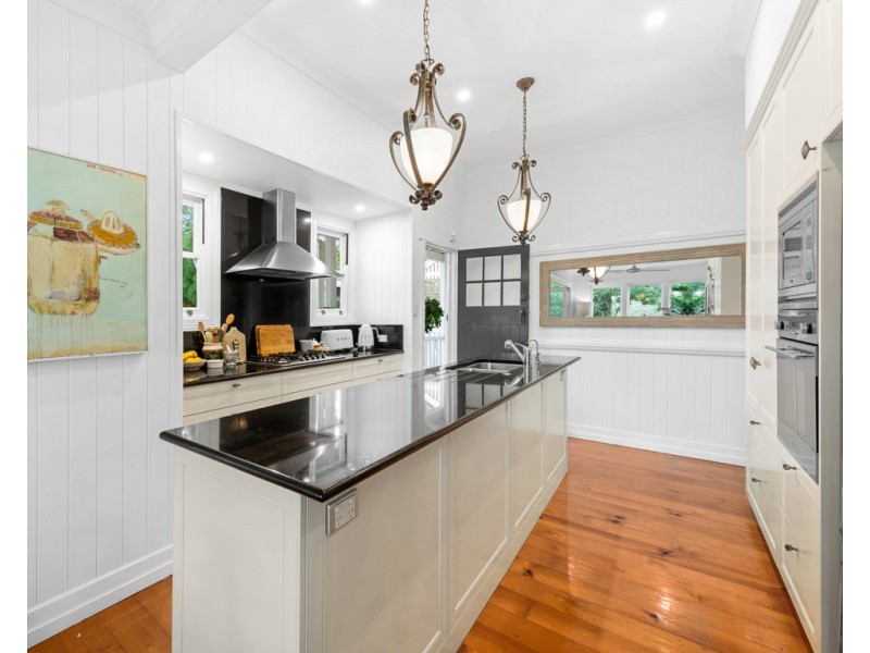 68 Hillsdon Road, Taringa QLD 4068