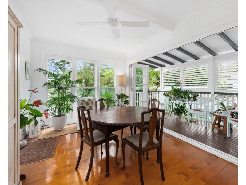 68 Hillsdon Road, Taringa QLD 4068