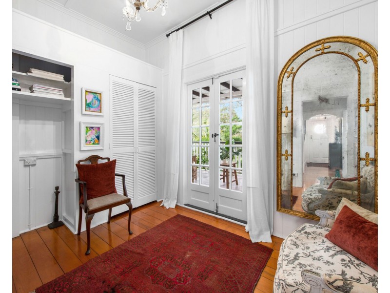 68 Hillsdon Road, Taringa QLD 4068