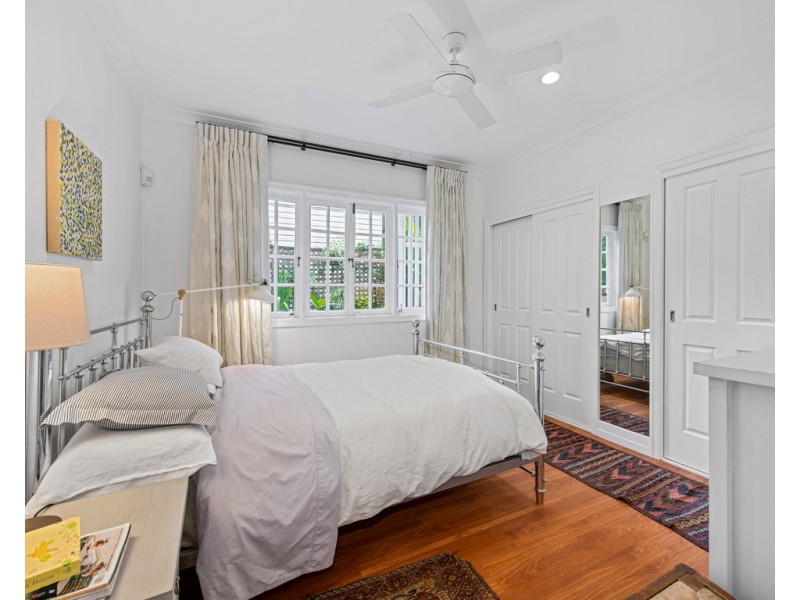 68 Hillsdon Road, Taringa QLD 4068