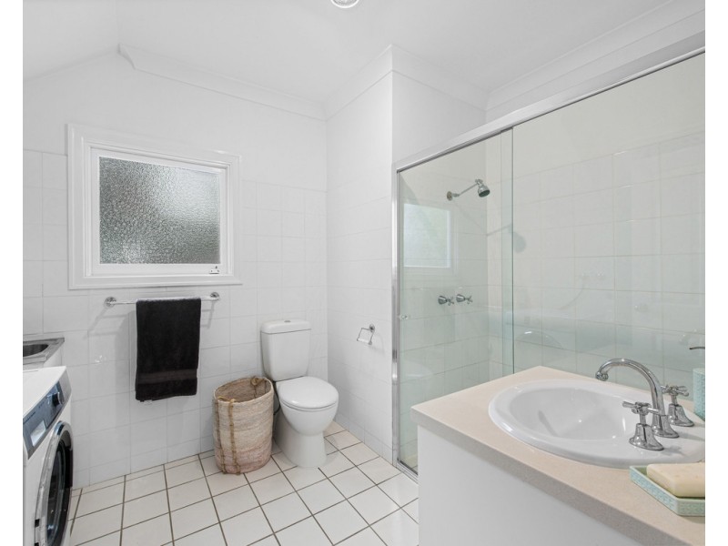 68 Hillsdon Road, Taringa QLD 4068