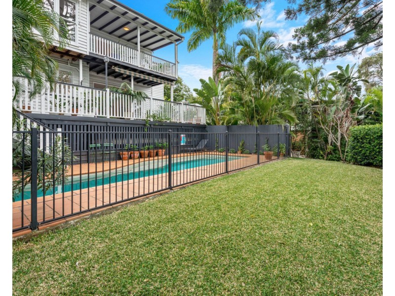 68 Hillsdon Road, Taringa QLD 4068