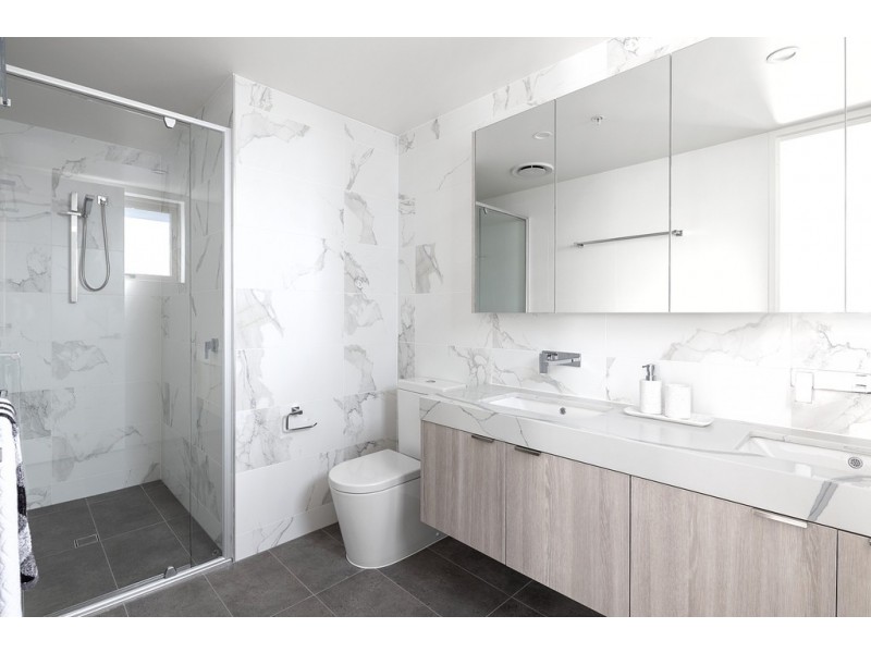 11002 / 17 Longland, Newstead QLD 4006