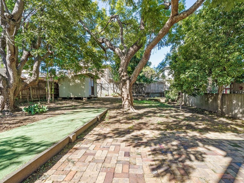 10 Stevens Street, Yeronga QLD 4104