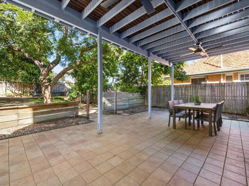 10 Stevens Street, Yeronga QLD 4104