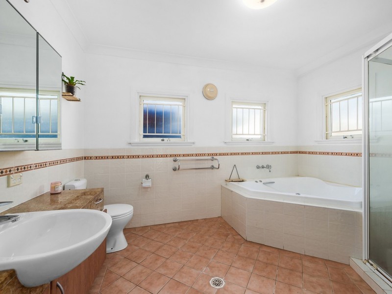 10 Stevens Street, Yeronga QLD 4104