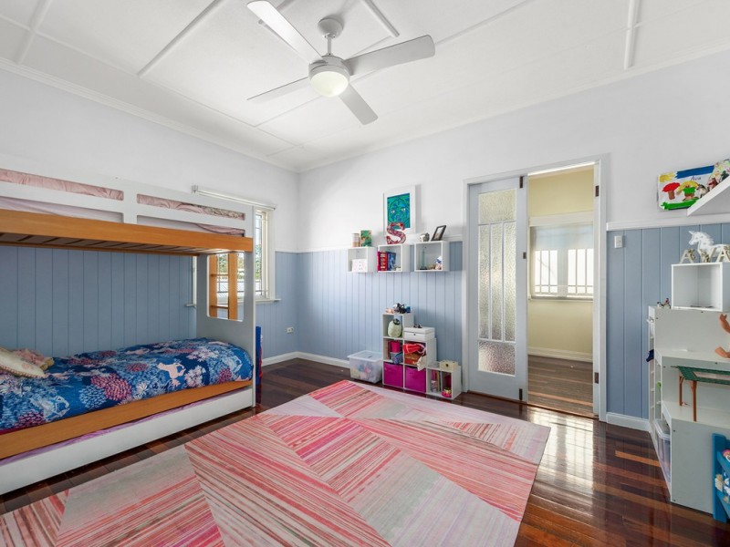 10 Stevens Street, Yeronga QLD 4104