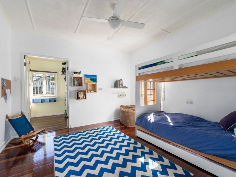 10 Stevens Street, Yeronga QLD 4104