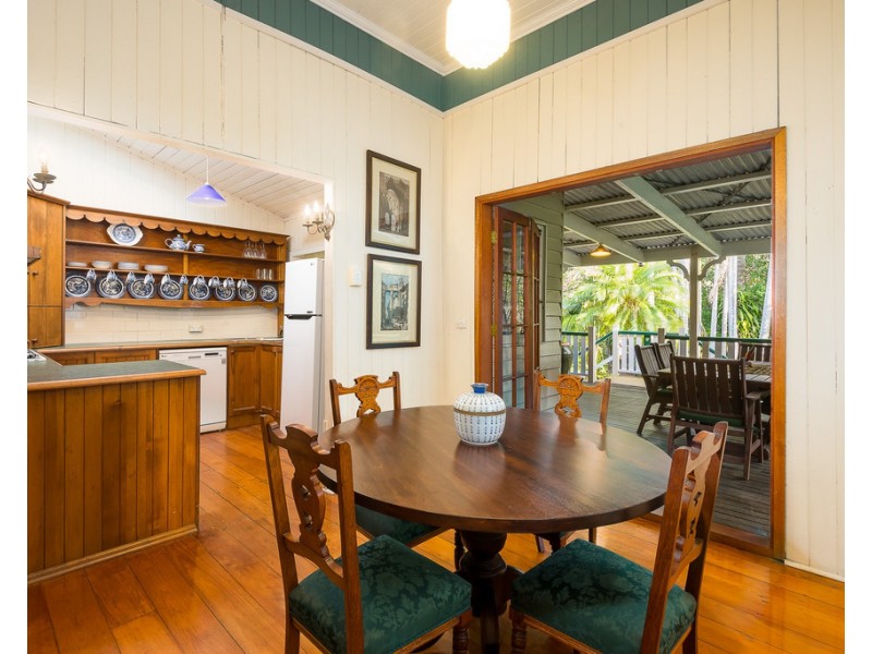 18 Thorne Street, Windsor QLD 4030