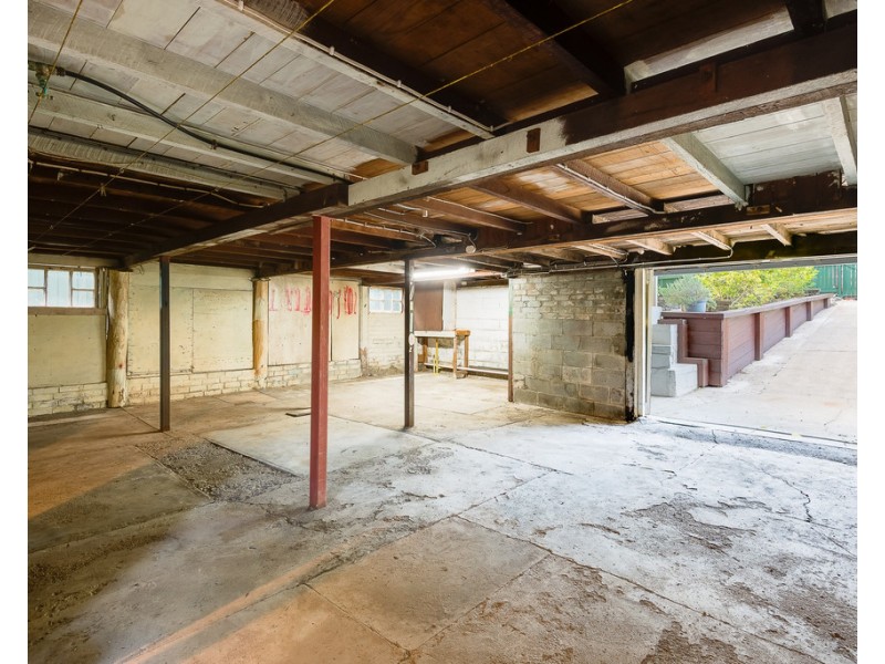 18 Thorne Street, Windsor QLD 4030