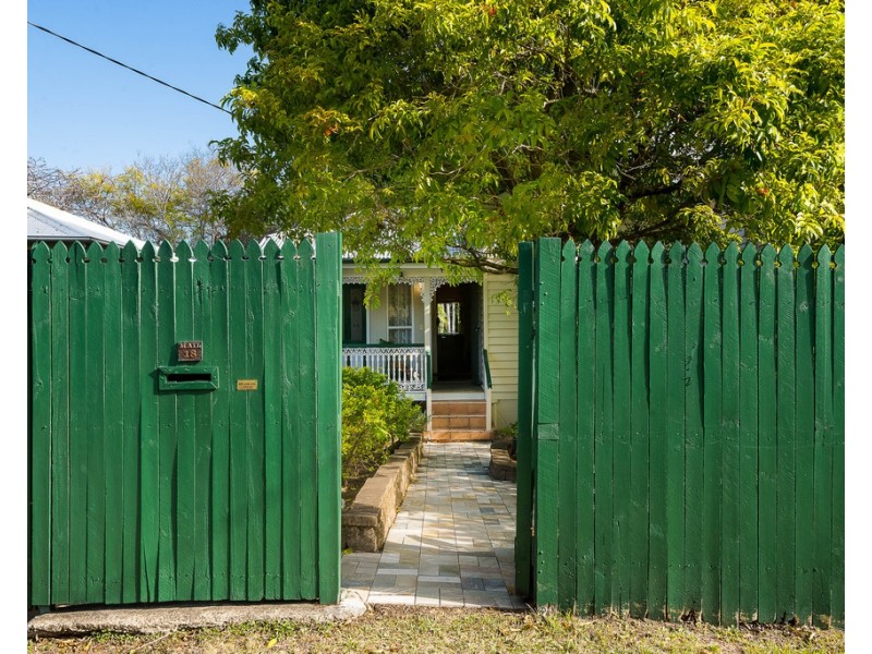 18 Thorne Street, Windsor QLD 4030