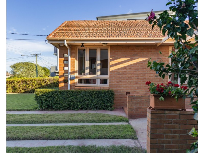 43 Landsborough Avenue, Scarborough QLD 4020