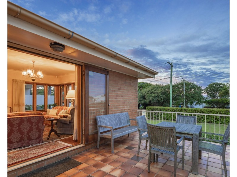 43 Landsborough Avenue, Scarborough QLD 4020