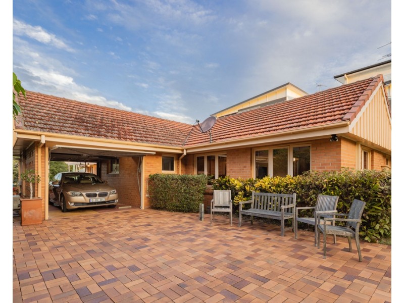43 Landsborough Avenue, Scarborough QLD 4020