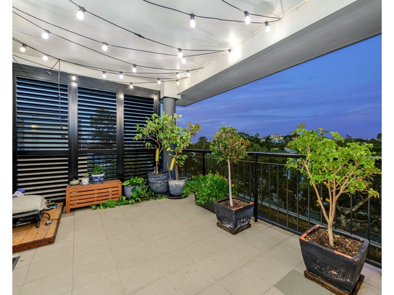 15/70 Norman Crescent, Norman Park QLD 4170