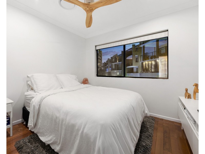 15/70 Norman Crescent, Norman Park QLD 4170