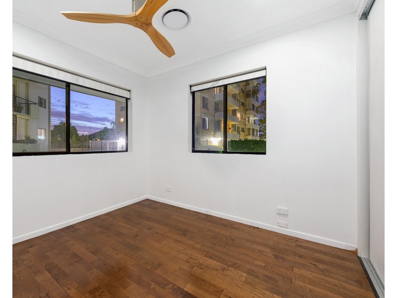 15/70 Norman Crescent, Norman Park QLD 4170