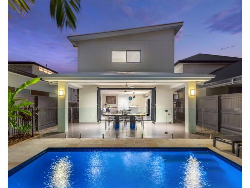 14 Ure Street, Hendra QLD 4011