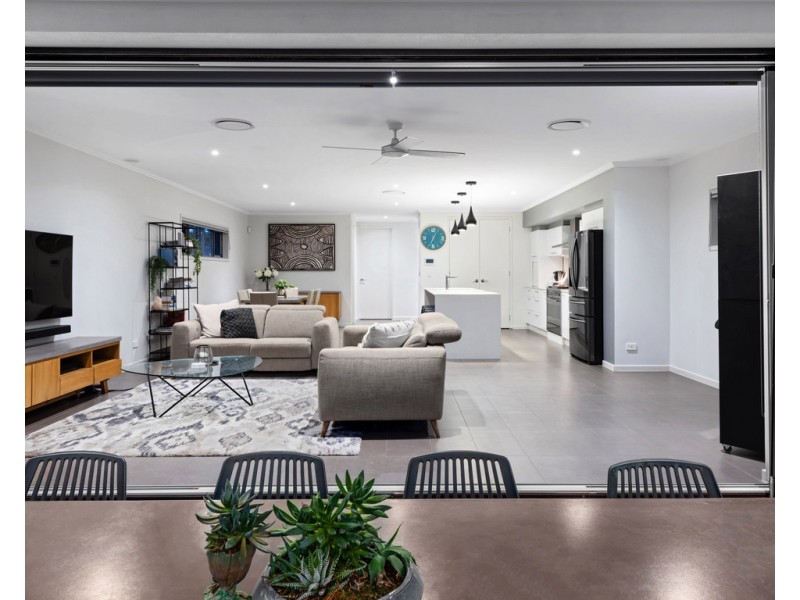 14 Ure Street, Hendra QLD 4011