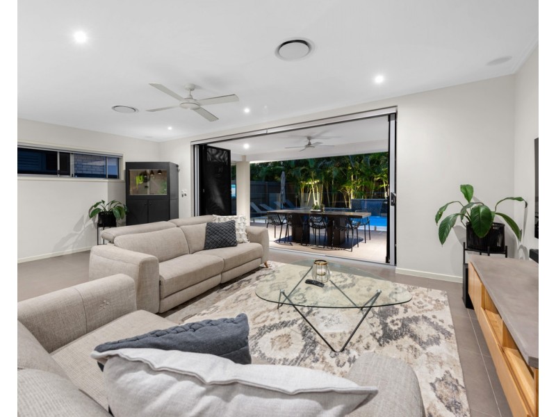 14 Ure Street, Hendra QLD 4011