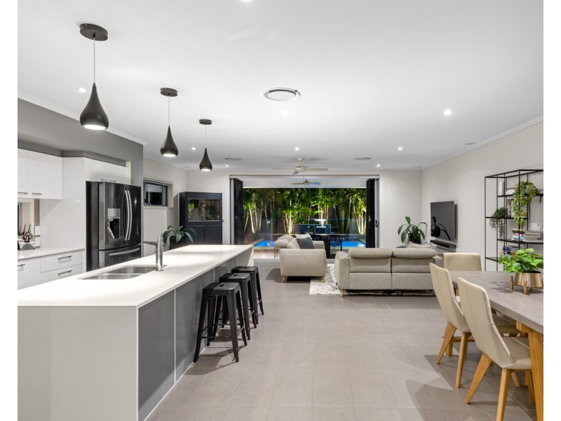 14 Ure Street, Hendra QLD 4011