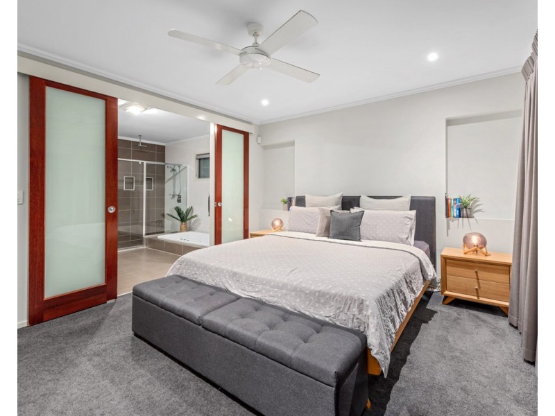 14 Ure Street, Hendra QLD 4011