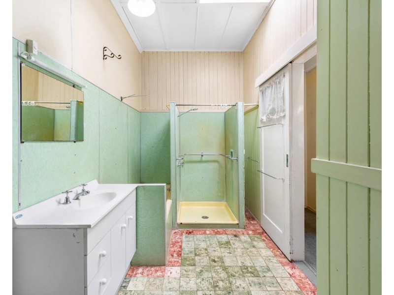 19 Frobisher Street, Ashgrove QLD 4060