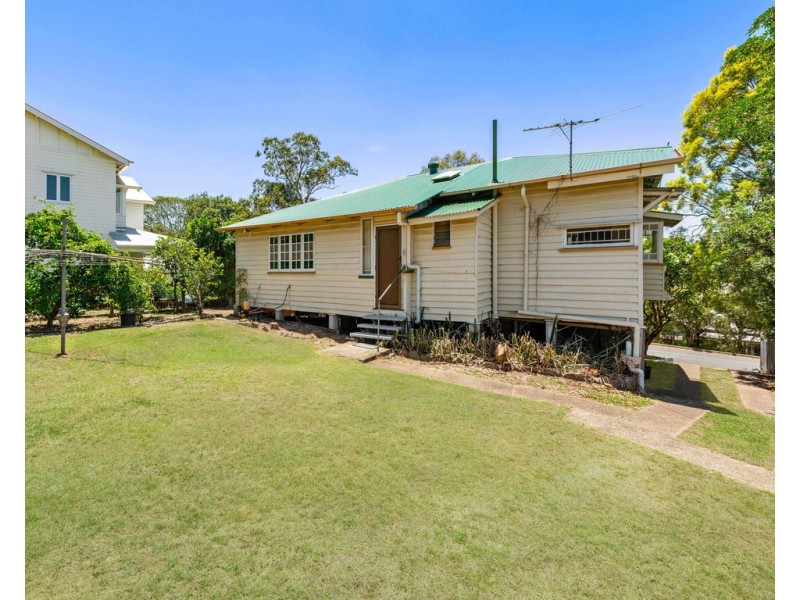 19 Frobisher Street, Ashgrove QLD 4060