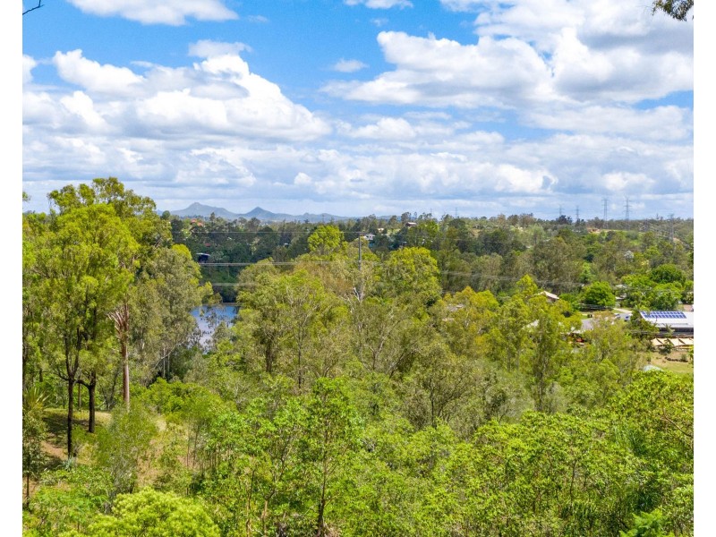 131 College Road, Karana Downs QLD 4306