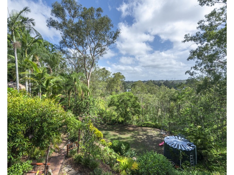 131 College Road, Karana Downs QLD 4306