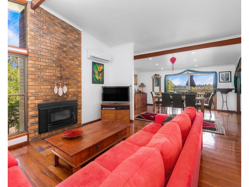 131 College Road, Karana Downs QLD 4306